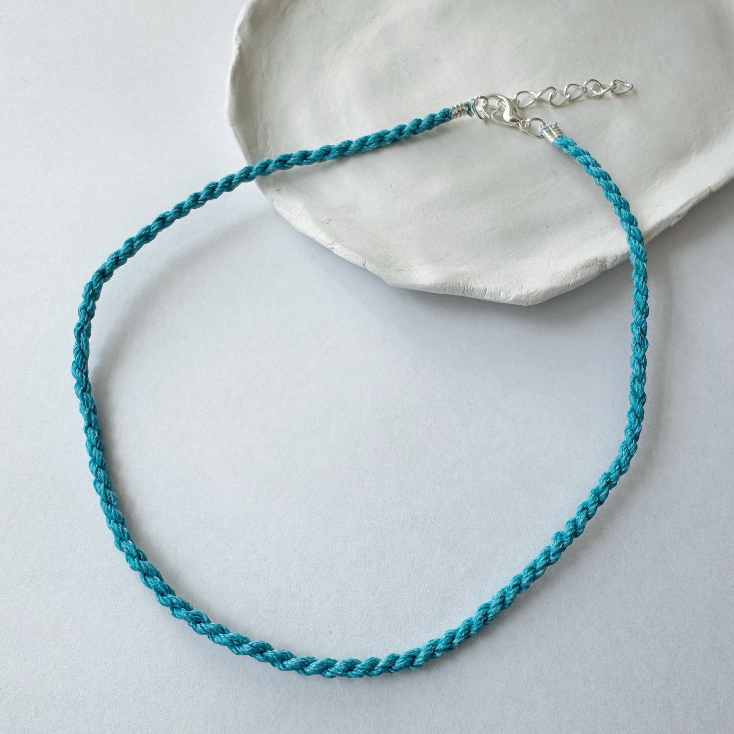 Colorful Rope Necklace – Minimalist Everyday Style