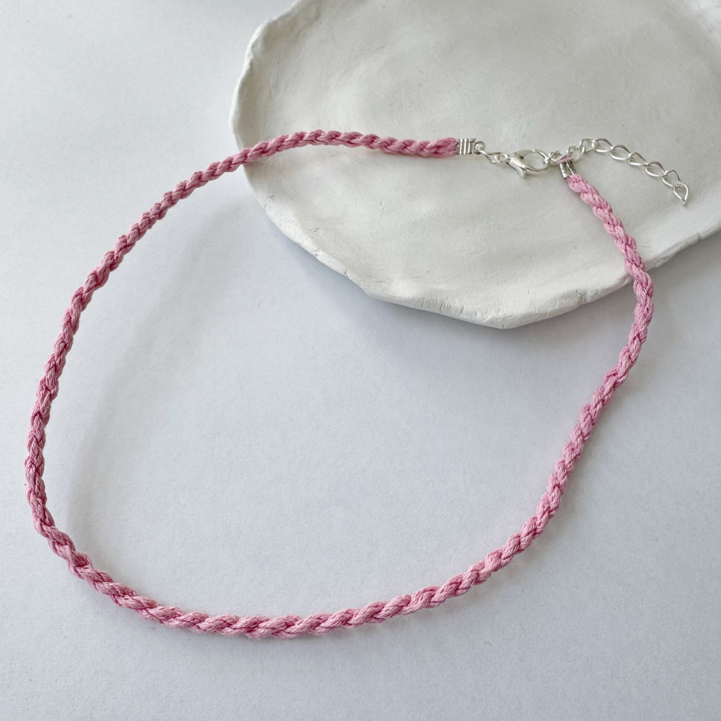 Colorful Rope Necklace – Minimalist Everyday Style